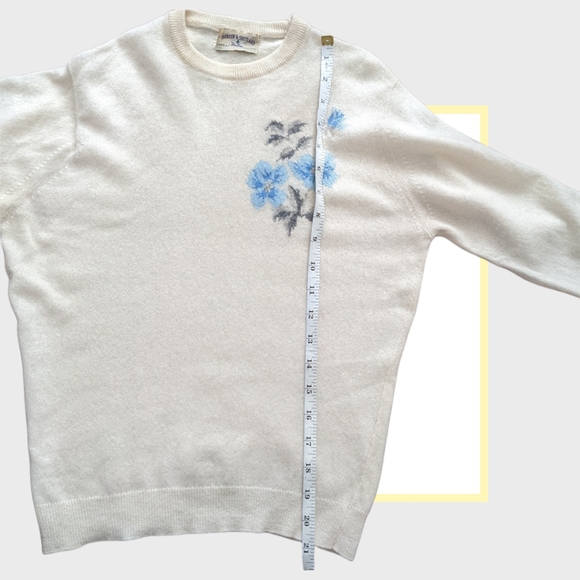 - Vintage super soft shetland wool, cream coloured sweater - Picture 10 of 11